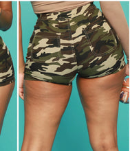 Load image into Gallery viewer, Camo Shorts